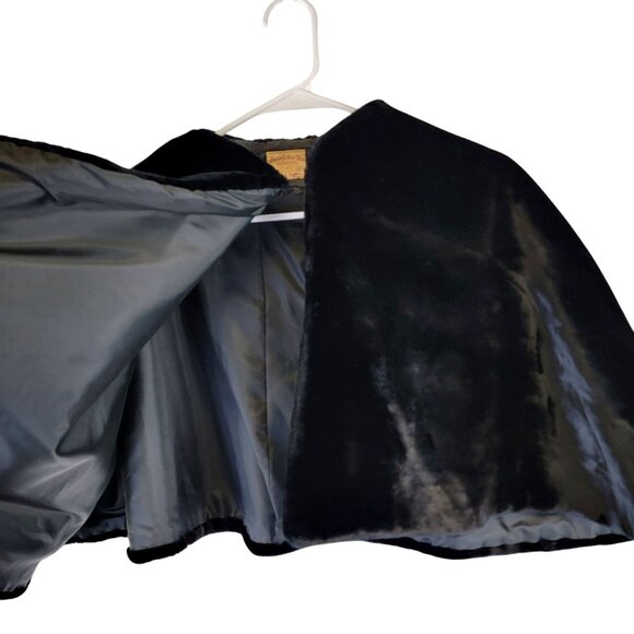 Vintage 70s Black Faux Fur Cape Jacket Women One Size Formal Coat Wrap Winter - Picture 10 of 12